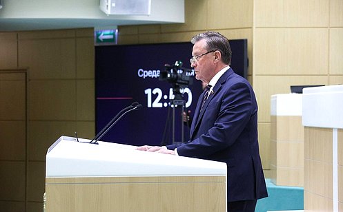 http://council.gov.ru/media/photos/large/w44jFRHglM2aWxFe5lKRVAVs7FDUv70m.jpg