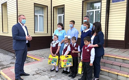 С. Горняков: Акция «Собери ребёнка в школу» стала доброй традицией и хорошим подспорьем для семей с детьми