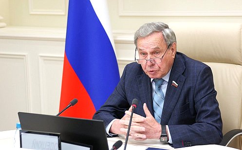 http://council.gov.ru/media/photos/large/wrLRVT0vjyzXPn6uMN88wkyH3AOvkV46.jpg