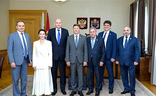 http://council.gov.ru/media/photos/large/y0RzYs7En0SDMVw5Bk6AeUYddb8AVjb6.jpg