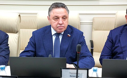 http://council.gov.ru/media/photos/large/yFcLTtE5AOtiPbcZ01KoQjgBsSgCAQxE.jpg