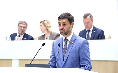 http://council.gov.ru/media/photos/large/yHsW6zWN4ATNep4HzezwZ5AxnkXiz0aM.jpg