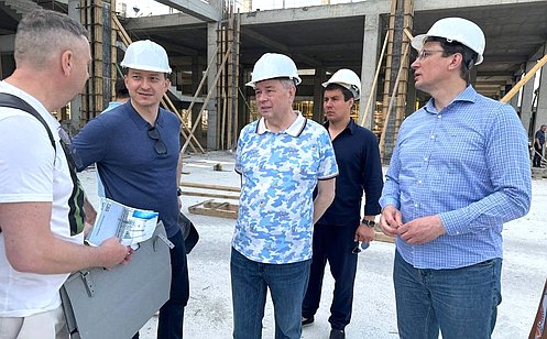 А. Артамонов в Кисловодске посетил стройплощадки социальных объектов