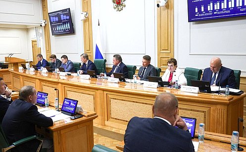 http://council.gov.ru/media/photos/large/yoBs0JiOwrI1XB7f68diRfBXxJDKLtzd.jpg