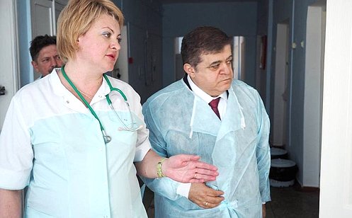 В. Джабаров провел в ЕАО встречи с руководством силовых ведомств, а также побеседовал с сотрудниками медучреждений