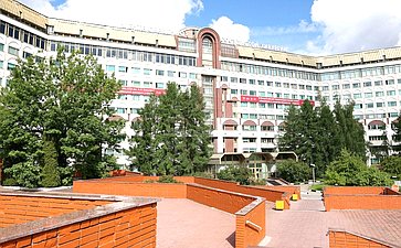 Валентина Матвиенко посетила Национальный медицинский исследовательский центр сердечно-сосудистой хирургии имени А.Н. Бакулева