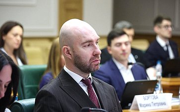 Совещание Комитета Совета Федерации по федеративному устройству, региональной политике, МСУ и делам Северана тему «Газификация и ее производные: газохимия и нефтехимия как драйвер роста экономики Дальневосточного федерального округа»