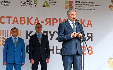 Анатолий Артамонов и Александр Савин посетили мемориальный комплекс «Безымянная высота» в Куйбышевском районе Калужской области
