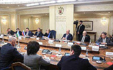 Валентина Матвиенко провела встречу со Спикером Законодательной палаты Олий Мажлиса Республики Узбекистан Нуриддином Исмоиловым