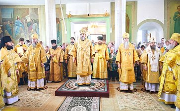 Николай Федоров посетил Свято-Троицкий мужской монастырь в городе Чебоксары