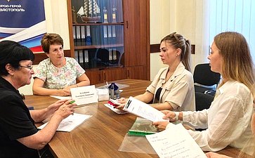 Екатерина Алтабаева провела личный приём граждан в Севастополе