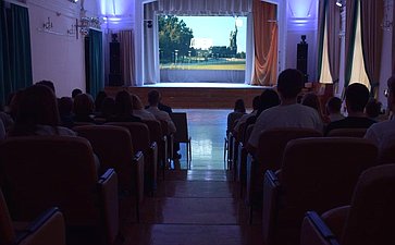 Елена Шумилова посетила кинопоказ фильма об участниках СВО
