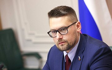 Руслан Смашнев