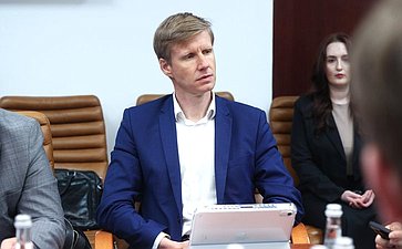Заседание секции «Цифровая трансформация транспорта» на тему «Электронный документооборот между федеральными органами власти и участниками перевозочного процесса»