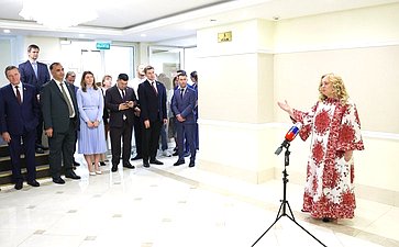 Открытие выставки «Новая реальность глазами юных строителей будущей России»