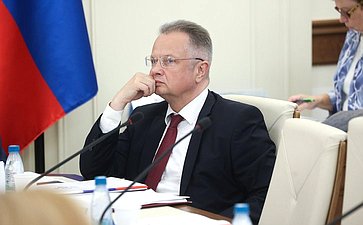 Совещание Комитета СФ по аграрно-продовольственной политике и природопользованию «Кадровое обеспечение в АПК с применением цифровых технологий, робототехники и технологий искусственного интеллекта»
