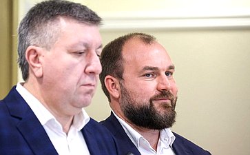 Открытие в Совете Федерации выставки индустриальных пейзажей, посвященной Дню машиностроителя