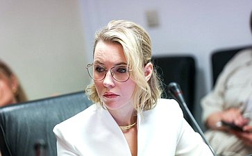Совещание Комитета СФ по аграрно-продовольственной политике и природопользованию «Проблемы и перспективы развития автоматизированной торговли в Российской Федерации – качество воды в розлив»