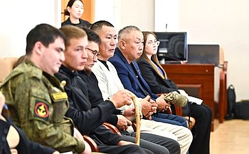 Сенаторы провели встречу с участниками программы «Патриоты Бурятии» и победителями конкурсного отбора на предоставления грантов «Агростартап»