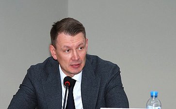 Председатель Комитета СФ по аграрно-продовольственной политике и природопользованию Александр Двойных