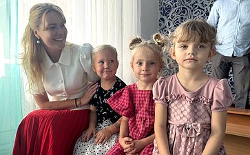 Дарья Лантратова осмотрела два капитально отремонтированных детских сада в Первомайском городском округе