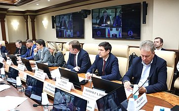 Совещание Комитета СФ по экономической политике «Вопросы увеличения производства автомобилей для оказания услуг такси с учетом требований к уровню их локализации»