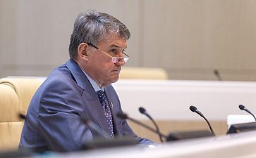 Ю. Воробьев на 391-м заседании Совета Федерации