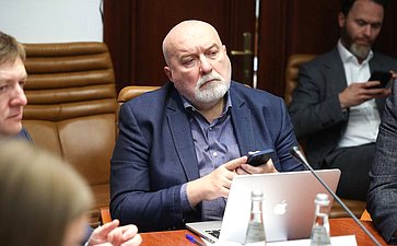 Заседание секции «Искусственный интеллект» на тему «Международный опыт регулирования технологий искусственного интеллекта: актуальные аспекты выбора вектора для России»
