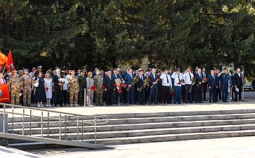Наталья Котова в день 85-й годовщины начала Великой Отечественной войны приняла участие в возложении цветов к Вечному огню