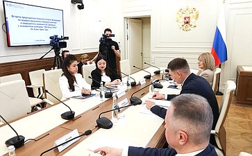 Александр Двойных встретился в Совете Федерации с основательницей крупнейшей вьетнамской компании по производству кофе и напитков Ле Хоанг Зиеп Тхао