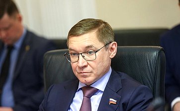 Владимир Якушев