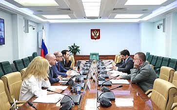 Круглый стол на тему «О стимулировании экспорта российской высокотехнологичной продукции и отечественных ИТ-решений»
