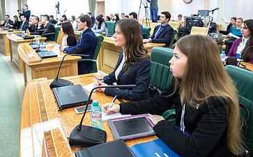Встреча О. Морозова с участниками пятой сессии Международного молодежного просветительского проекта «Российская школа политики»