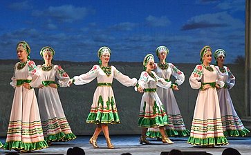 Анатолий Артамонов поздравил калужских аграриев с профессиональным праздником