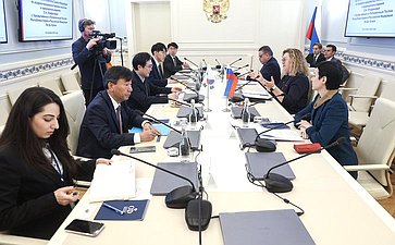 Ольга Епифанова провела встречу с Чрезвычайным и Полномочным Послом Республики Корея в Российской Федерации Ли До Хуном