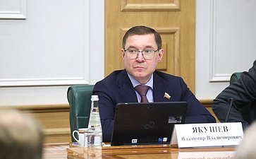 Владимир Якушев