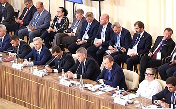 Встреча Председателя СФ Валентины Матвиенко и Председателя Совета Республики Национального собрания Республики Беларусь Натальи Кочановой с руководителями органов государственной власти субъектов Российской Федерации и регионов Республики Беларусь