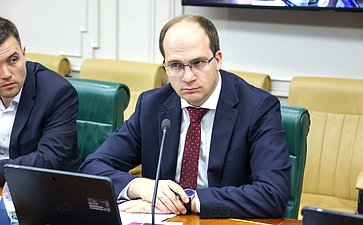 Круглый стол на тему «Обеспечение устойчивого развития арктических поселков и сел»