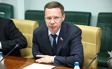 Виталий Назаренко