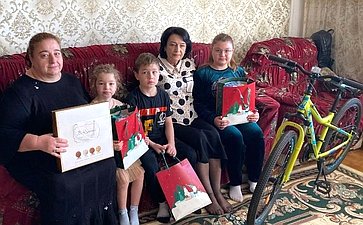 Крым Казаноков принял участие в акции «Елка желаний»