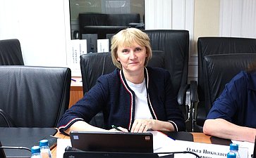 Круглый стол Комитета СФ по Регламенту и организации парламентской деятельности совместно с Комитетом СФ по экономической политике «Совершенствование законодательства Российской Федерации о государственном контроле (надзоре), муниципальном контроле»