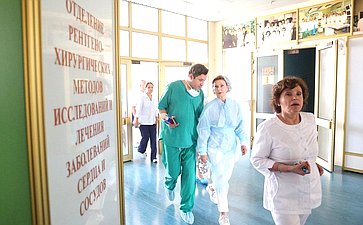 Заместитель Председателя Совета Федерации Инна Святенко посетила отделения ФГБУ «НМИЦ ССХ им. А.Н. Бакулева» Минздрава России