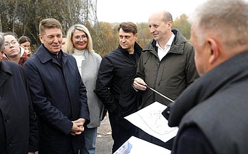 Сенаторы осмотрели площадки, отведенные под реализацию проектов комплексного развития территории и Церковь Иоанна Предтечи в Толчкове