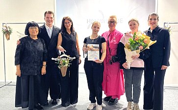 Елена Дягилева поздравила организаторов и участников юбилейного фестиваля молодых дизайнеров «НаМОДнение» в Мурманской области