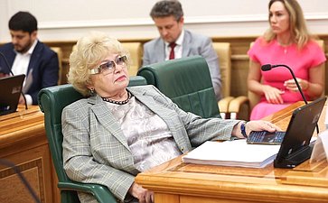 Людмила Нарусова