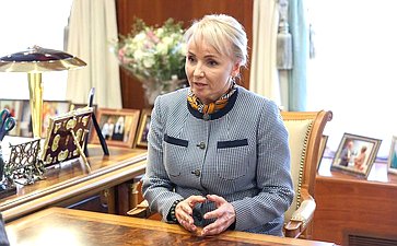 Председатель Совета Федерации Валентина Матвиенко провела встречу с губернатором Еврейской автономной области (ЕАО) Марией Костюк