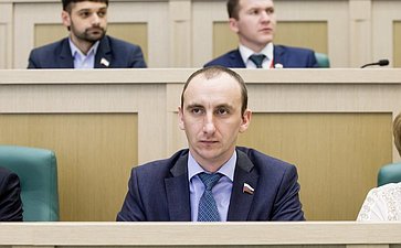 Заседание палаты молодых законодателей Марченко