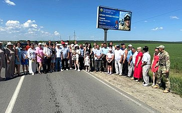Айрат Гибатдинов принял участие в открытии памятного баннера в честь подвига участника СВО