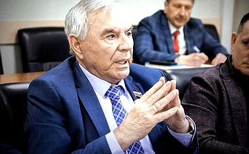 Андрей Хапочкин обсудил основные итоги своей работы с депутатами Сахалинской областной Думы