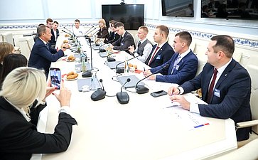 Андрей Яцкин провел встречу со студентами Донского государственного технического университета (г. Ростов-на Дону), победителями конкурса направления «Транспорт» первого межрегионального студенческого слета «Будущее Приазовья»